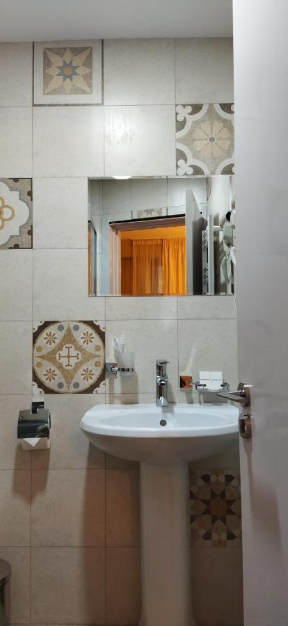 Vere Corner Hotel Tbilisi Exterior photo