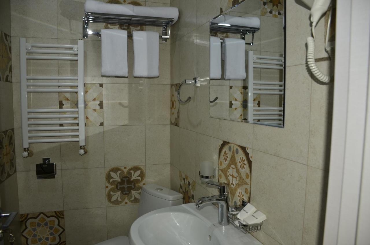 Vere Corner Hotel Tbilisi Exterior photo